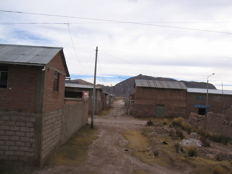 0806140021.JPG - Day 8, Saturday, June 14, enroute from Cuzco to Puna.